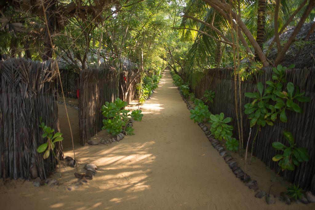 Bar Reef Resort Etalai Buitenkant foto
